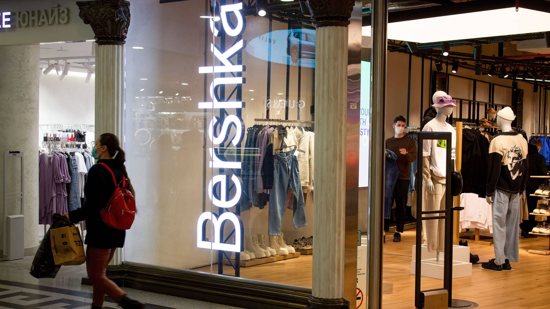 bershka-thoi-trang-tre-trung-va-nang-dong