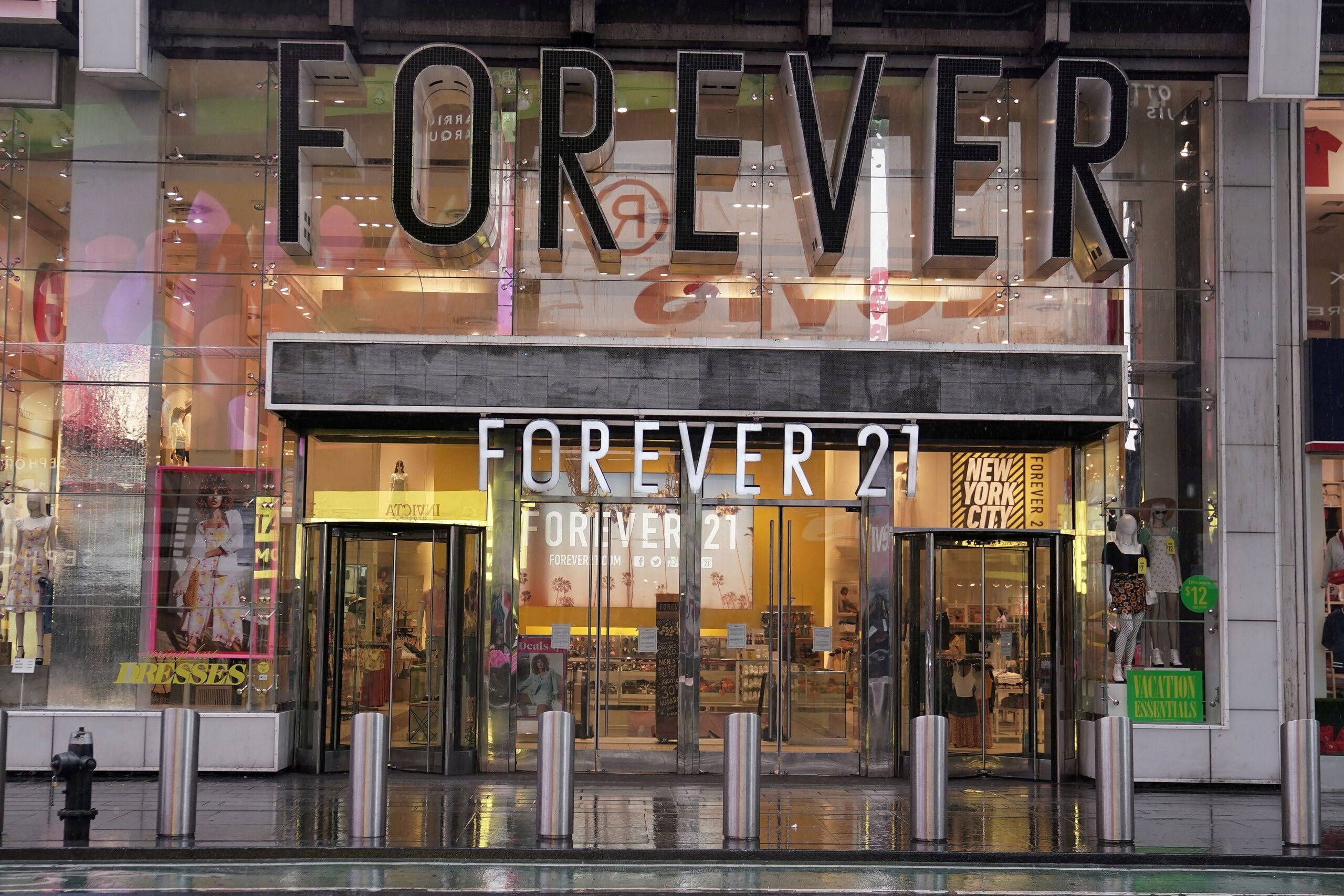 forever-21-thien-duong-thoi-trang-cho-gioi-tre